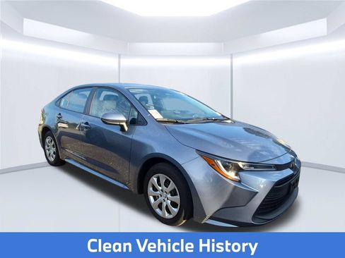 Used 2025 Toyota Corolla LE FWD image 6