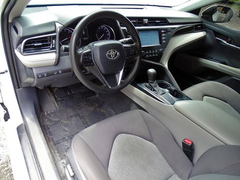 Used 2019 Toyota Camry LE FWD image 15