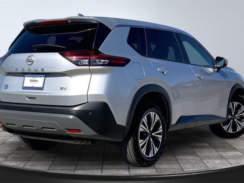 Used 2023 Nissan Rogue SV image 5