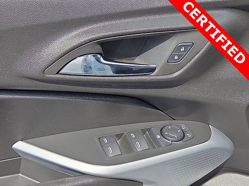 Used 2025 Chevrolet Trax LS image 13