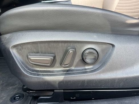 Used 2018 Toyota Camry SE w/ Audio Package FWD image 24