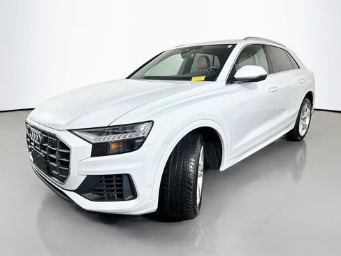 Used 2023 Audi Q8 Premium Plus AWD/4WD image 3