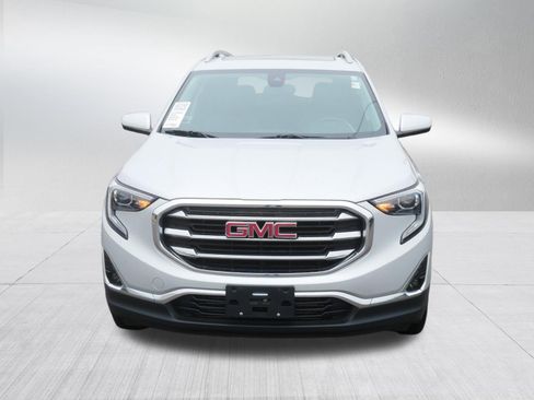Used 2021 GMC Terrain SLT w/ Infotainment Package II AWD/4WD image 2