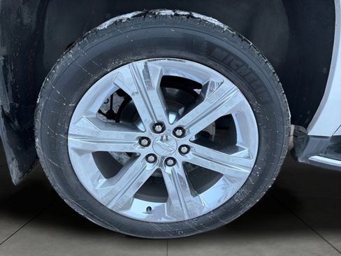 Used 2020 Chevrolet Suburban Premier w/ 6.2L Performance Package image 10