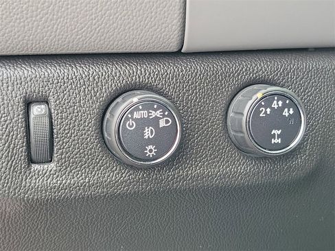 Used 2015 Chevrolet Colorado LT w/ Luxury Package image 13