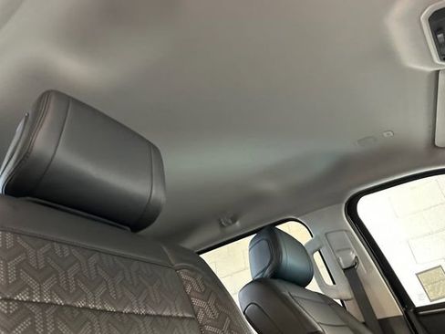 Used 2023 Toyota Tundra Limited AWD/4WD image 19