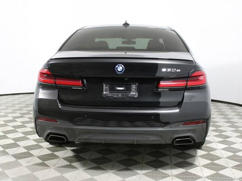 Used 2023 BMW 530e w/ M Sport Package image 38