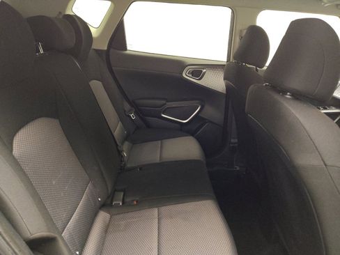 Used 2024 Kia Soul LX image 18