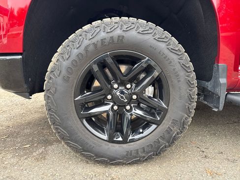 Used 2024 Chevrolet Silverado 1500 LT Trail Boss w/ Convenience Package II image 27