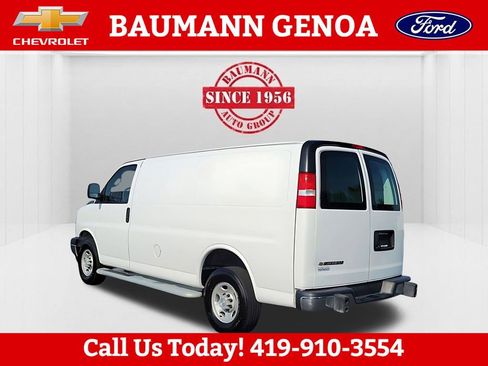 Used 2024 Chevrolet Express 2500 w/ Driver Convenience Package RWD image 8