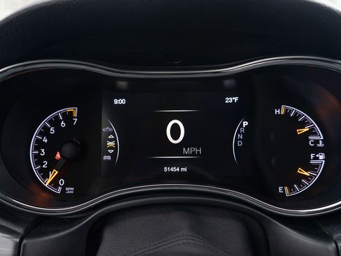 Used 2019 Jeep Grand Cherokee Limited image 11