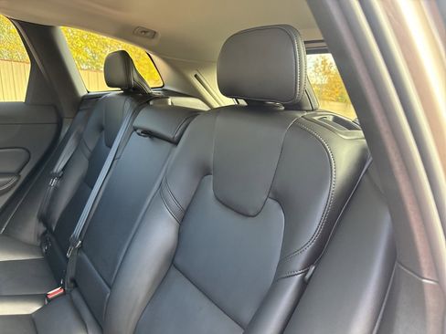 Used 2025 Volvo XC60 B5 Core image 19