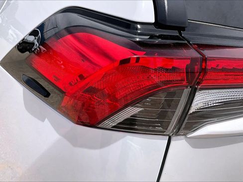Used 2025 Toyota RAV4 XLE FWD image 27