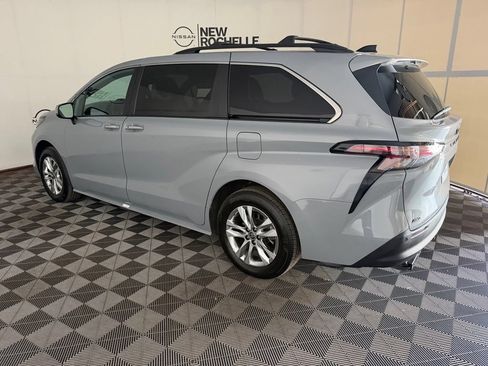 Used 2023 Toyota Sienna XLE Woodland Edition AWD/4WD image 6