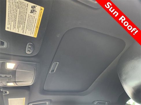 Used 2017 Lincoln MKZ Reserve image 13