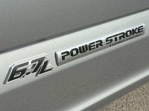 Used 2022 Ford F450 Platinum w/ FX4 Off-Road Package image 6