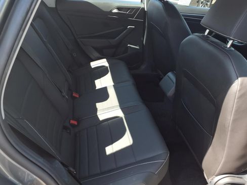 Certified 2023 Volkswagen Jetta SE FWD image 22