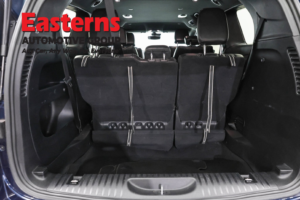 Used 2023 Chrysler Pacifica Touring-L w/ S Appearance Package FWD image 10