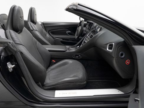 Used 2020 Aston Martin DB11 Volante RWD image 47