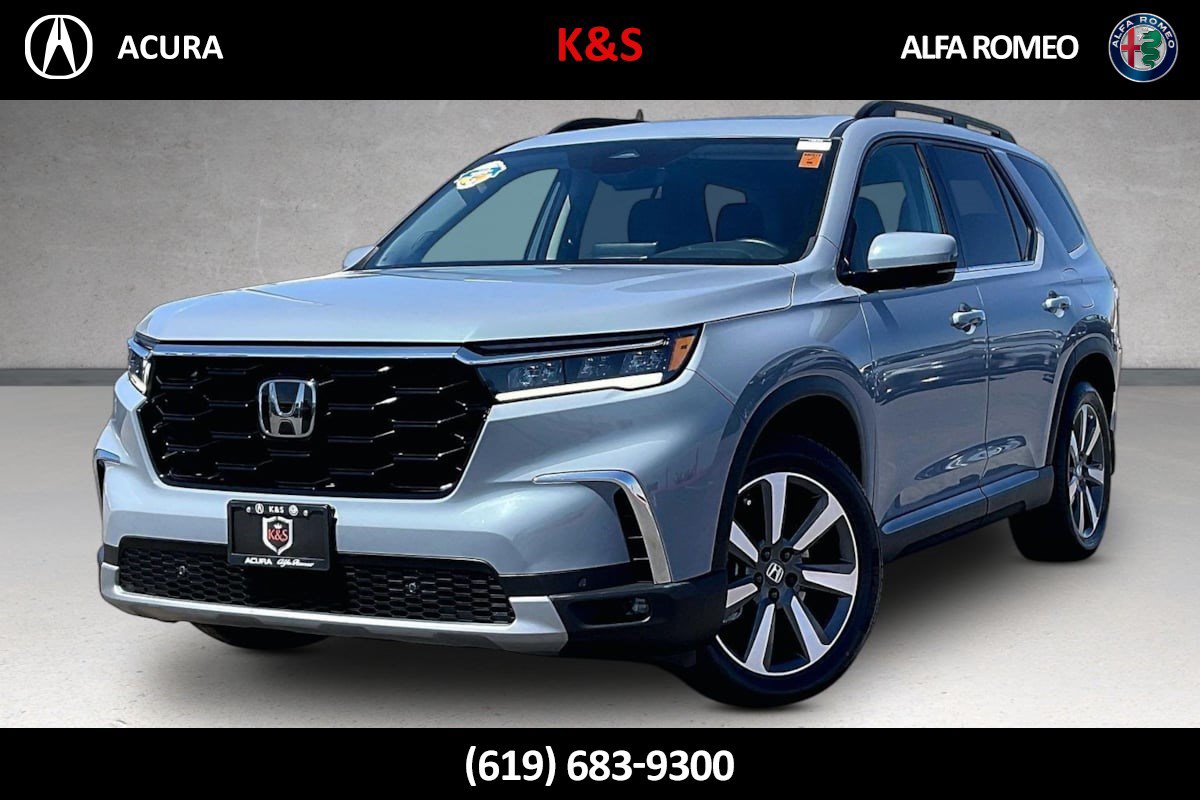 Used 2023 Honda Pilot Touring image 1