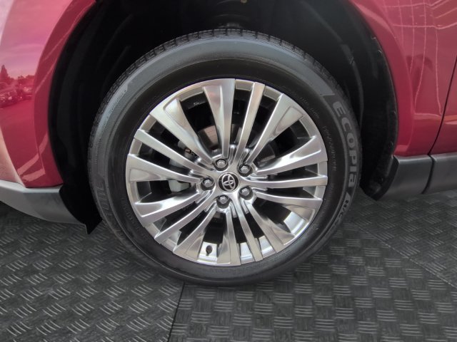 Used 2023 Toyota Venza XLE AWD/4WD image 13