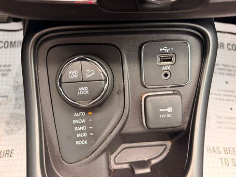 Used 2019 Jeep Compass Trailhawk AWD/4WD image 21