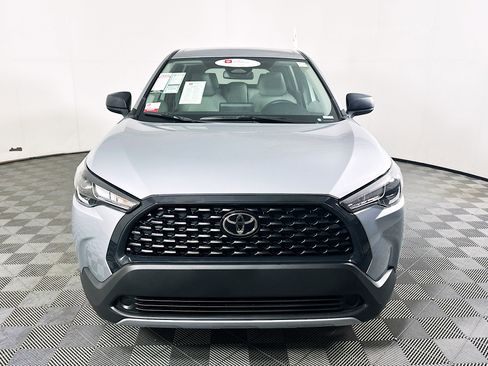 Certified 2025 Toyota Corolla Cross L FWD image 8