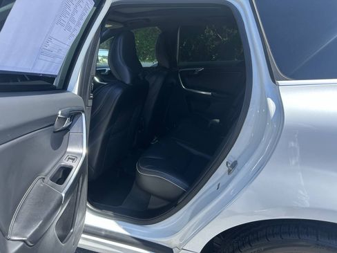 Used 2017 Volvo XC60 T6 R-Design w/ Climate Package AWD/4WD image 27