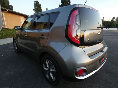 Used 2018 Kia Soul EV image 10