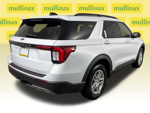 New 2026 Ford Explorer Active w/ Active Comfort Package RWD image 4