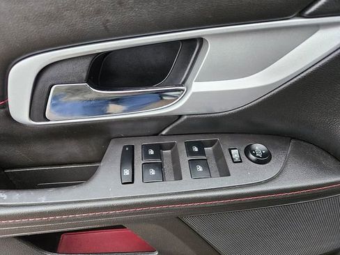 Used 2010 GMC Terrain SLT image 14