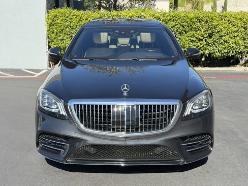 Used 2018 Mercedes-Benz S 560 Sedan image 4