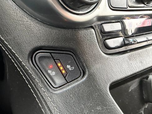 Used 2019 Chevrolet Suburban LT AWD/4WD image 23