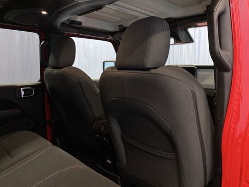 Certified 2025 Jeep Wrangler Sahara image 36