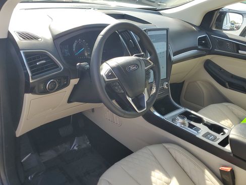 Certified 2024 Ford Edge Titanium image 22