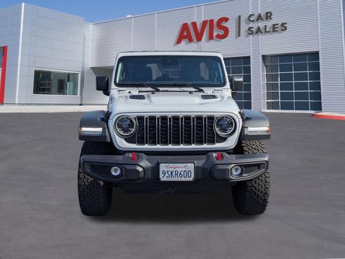 Used 2025 Jeep Wrangler Unlimited Rubicon image 2