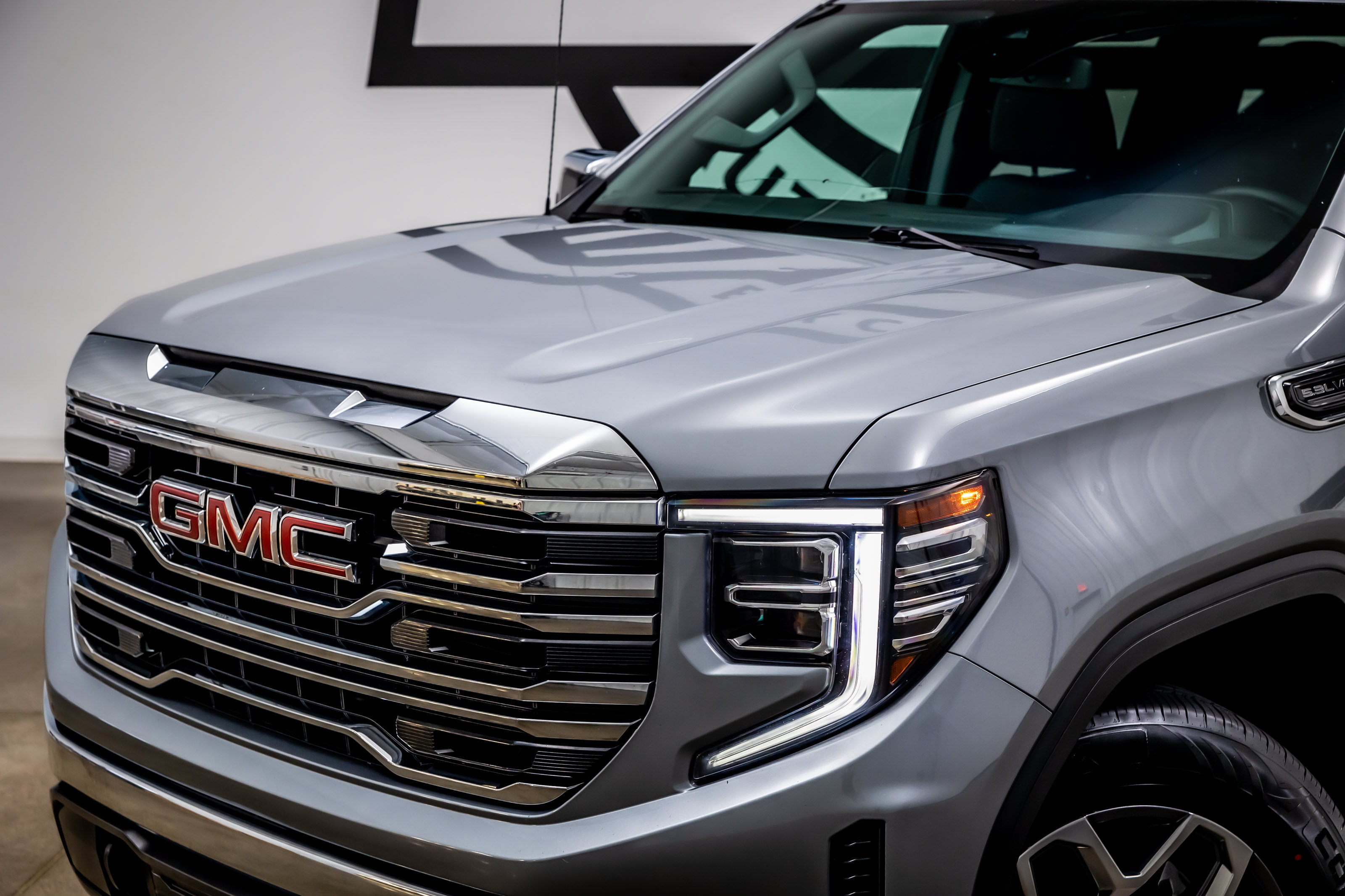 Used 2023 GMC Sierra 1500 SLT w/ SLT Premium Package AWD/4WD image 23