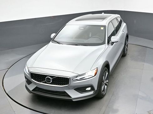 New 2026 Volvo V60 B5 Cross Country Plus w/ Protection Package Premier image 46
