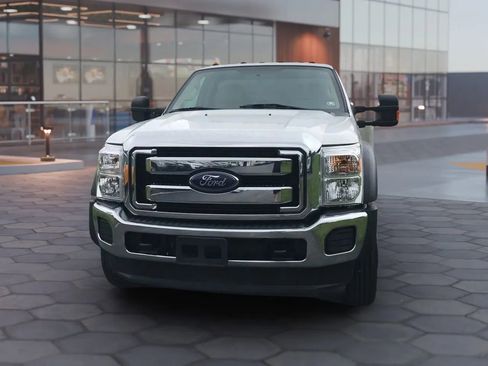 Used 2016 Ford F550 2WD Regular Cab Super Duty image 7