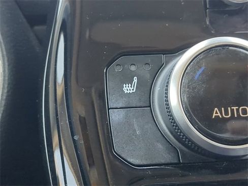 Certified 2023 Toyota Highlander XLE image 23