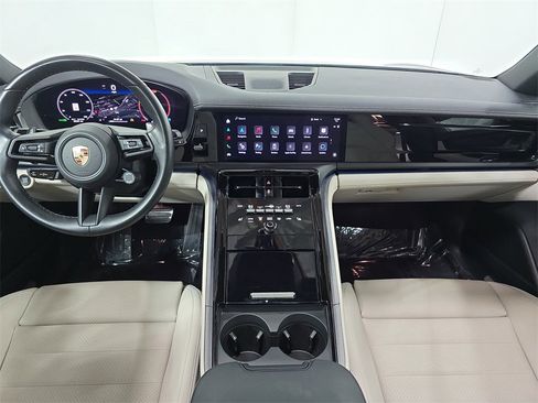 Certified 2024 Porsche Panamera image 13