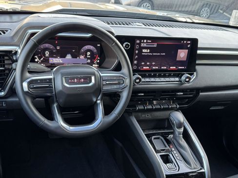 Used 2025 GMC Canyon Elevation w/ Convenience Package image 9