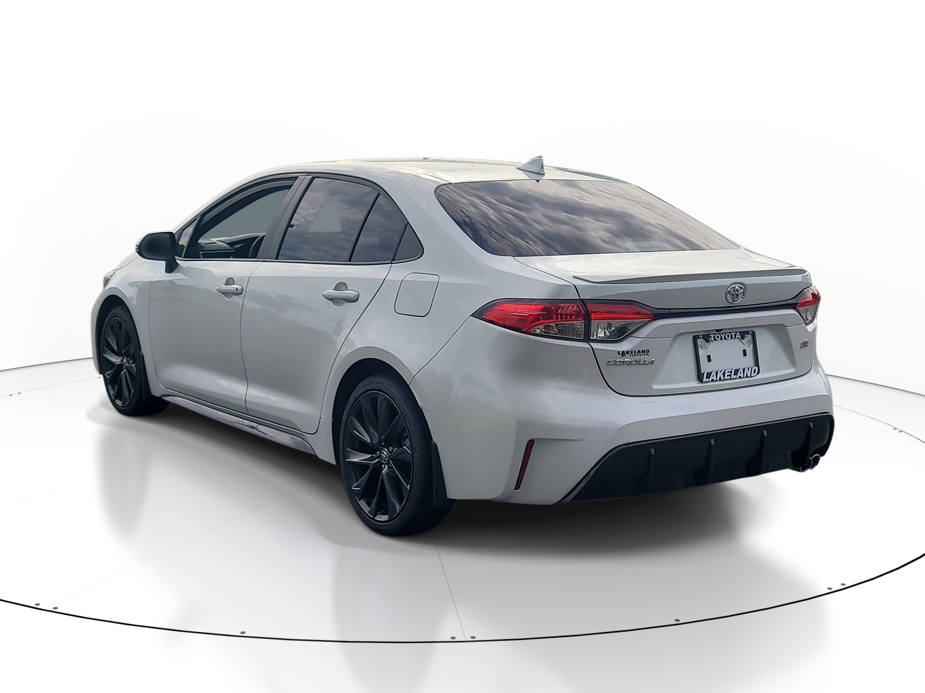 Certified 2026 Toyota Corolla SE FWD image 5
