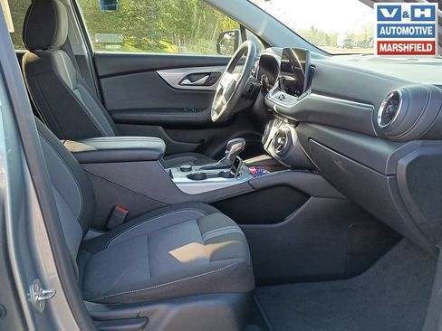 Used 2025 Chevrolet Blazer LT AWD/4WD image 17