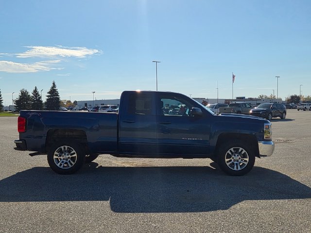 Used 2016 Chevrolet Silverado 1500 LT w/ All Star Edition AWD/4WD image 4