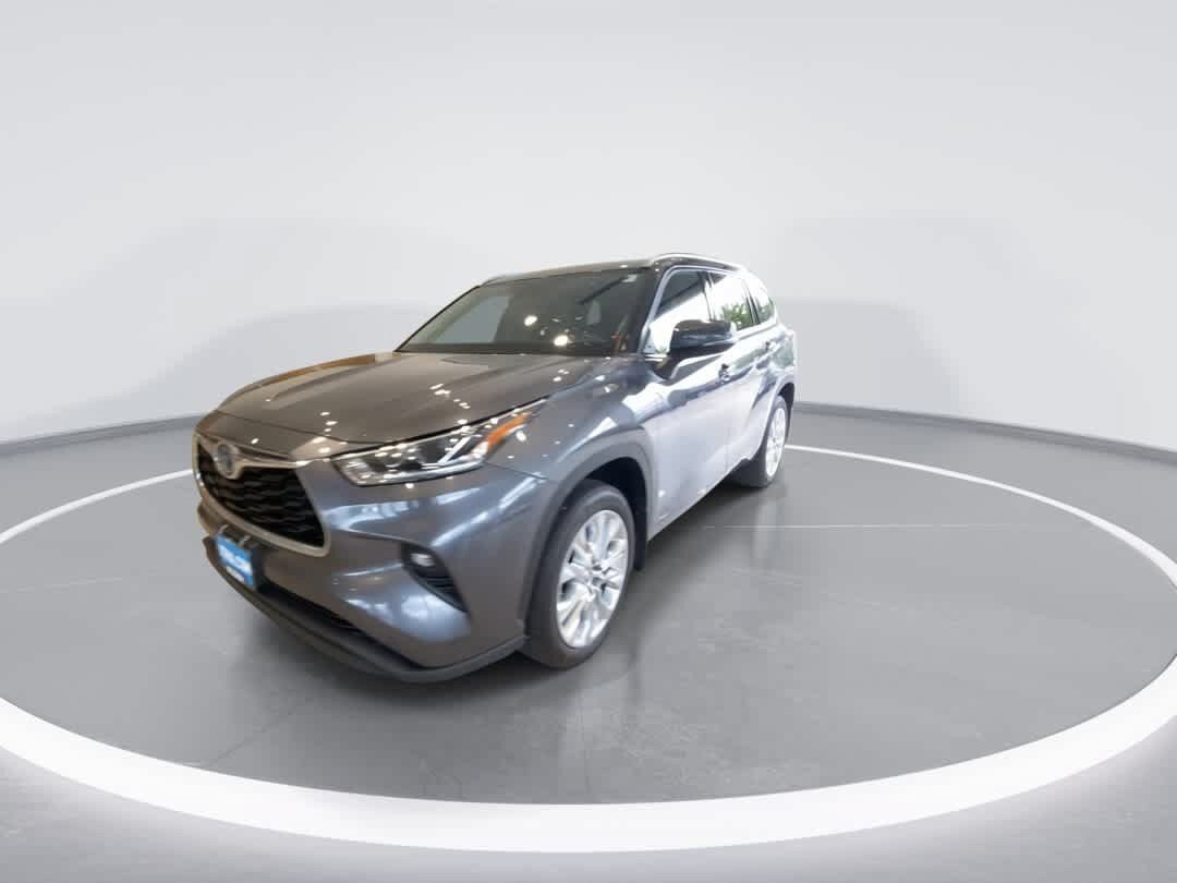 Used 2022 Toyota Highlander Limited AWD/4WD image 4