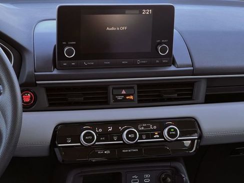 Used 2023 Honda Pilot LX image 17