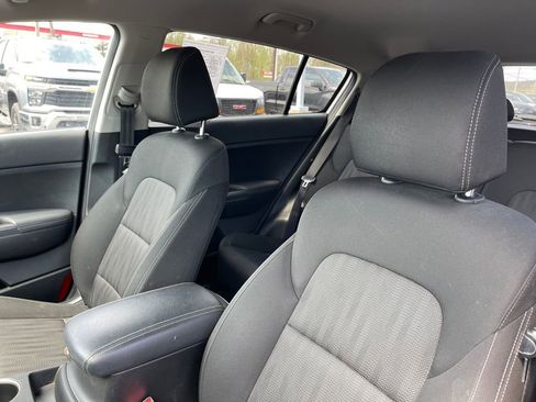 Used 2021 Kia Sportage LX image 11