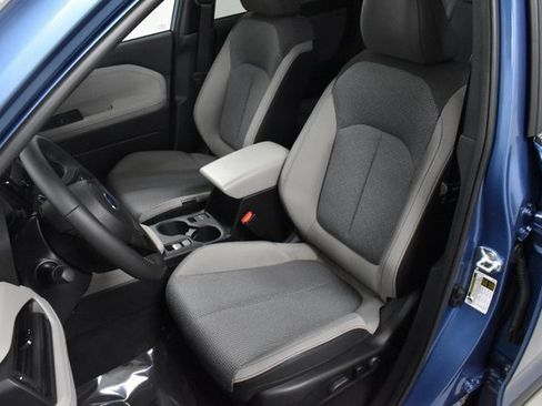 Used 2025 Subaru Forester Premium image 13