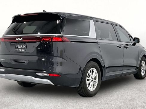 Used 2024 Kia Carnival LX FWD image 2